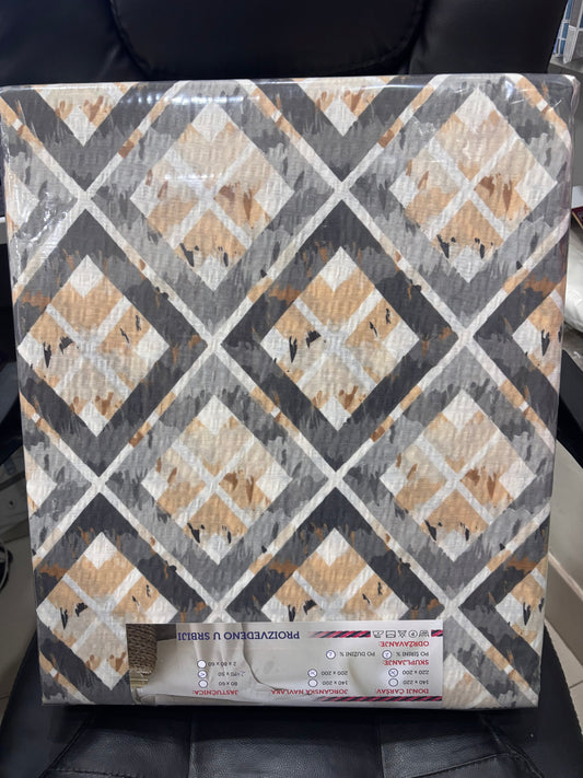 Krep posteljina za bračni krevet